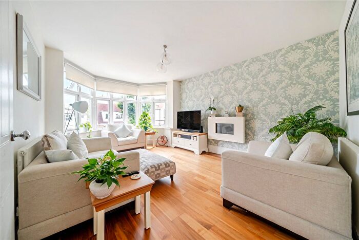 3 Bedroom Maisonette For Sale In College Road, Bromley, BR1