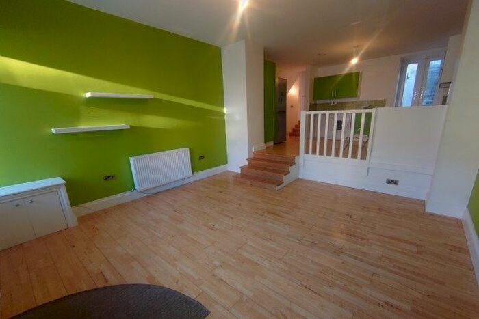 1 Bedroom Flat To Rent In Station Road, Plymouth, PL2