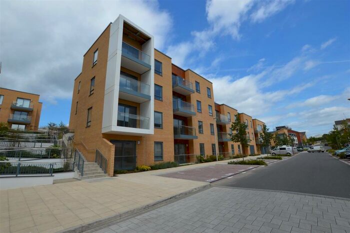 2 Bedroom Flat To Rent In Flat Nightingale House, RG2