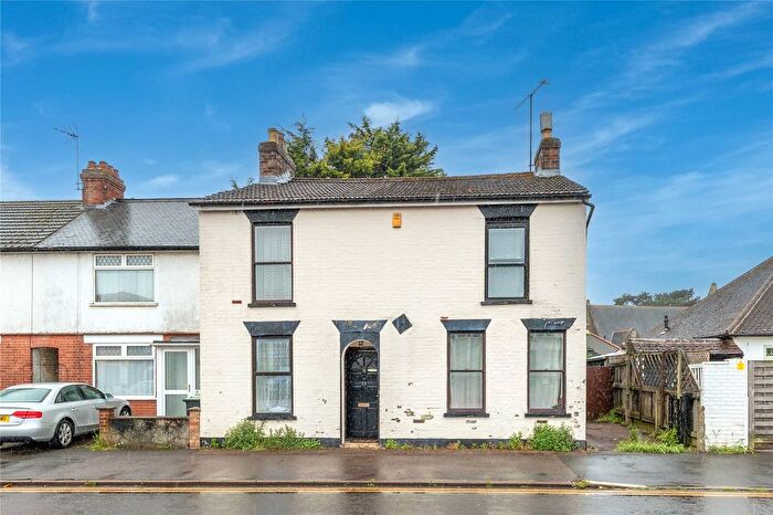 3 Bedroom End Terrace House For Sale In St. Thomas's Road, Luton, Bedfordshire, LU2