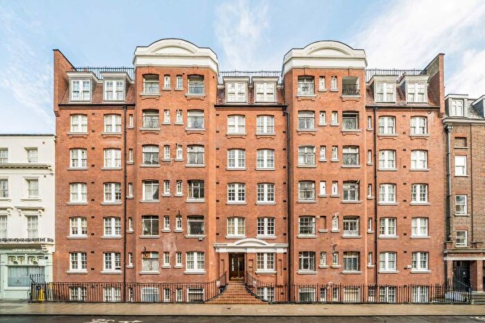 2 Bedroom Flat For Sale In Tavistock Place, Knollys House, WC1H