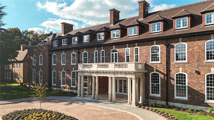 2 Bedroom Flat For Sale In Deepcut, Surrey, GU16