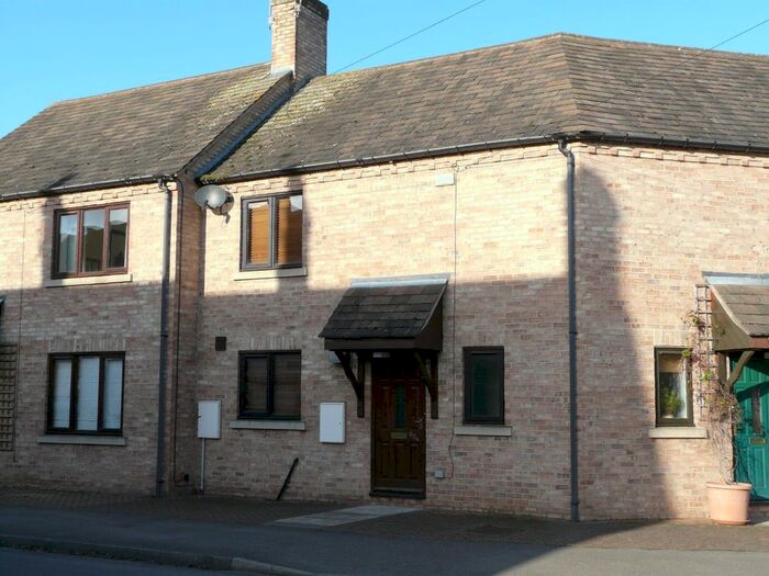 2 Bedroom Town House To Rent In High Street, South Milford, Leeds, LS25