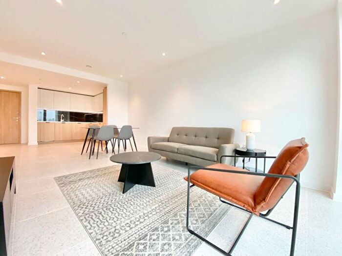 1 Bedroom Flat To Rent In Cendal Crescent, Bouchon Point, E1