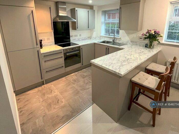 2 Bedroom Flat To Rent In Calverton, Nottingham, NG14