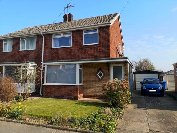 3 Bedroom Semi-Detached House To Rent In The Paddock, Beverley, HU17