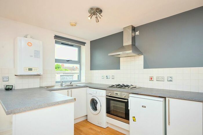 1 Bedroom Flat To Rent In Hermitage Lane, London, SE25