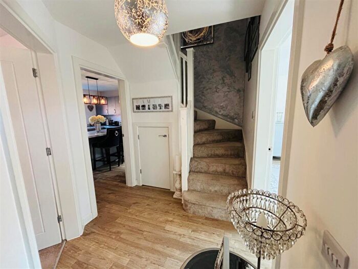 4 Bedroom Detached House For Sale In Telford Drive, Melksham, SN12