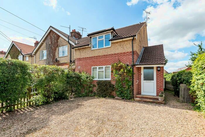 3 Bedroom Semi-Detached House To Rent In Newbury, Berkshire, RG17