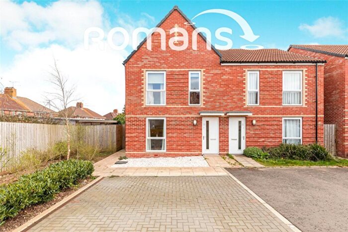 3 Bedroom Semi-Detached House To Rent In Brennan Close, Bristol, Somerset, BS4