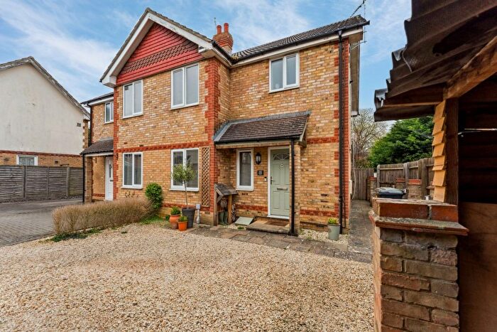 3 Bedroom Semi-Detached House For Sale In Bourlon Wood, Abingdon, OX14