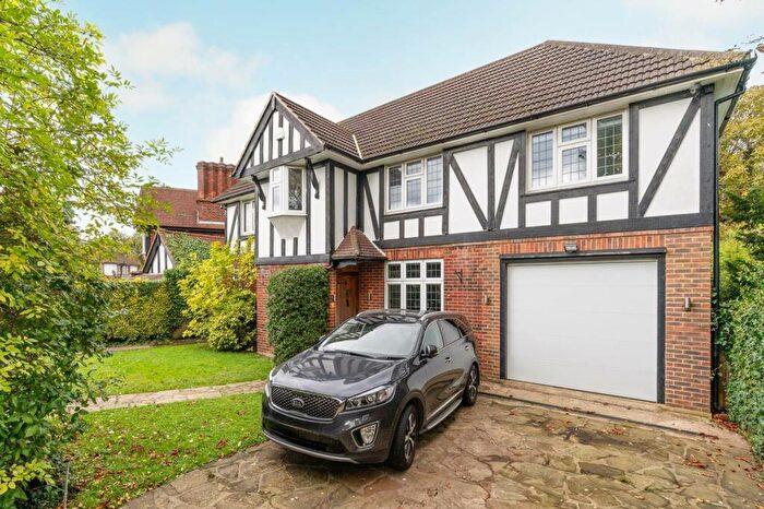 5 Bedroom Detached House To Rent In Avondale Avenue, Worcester Park, KT4