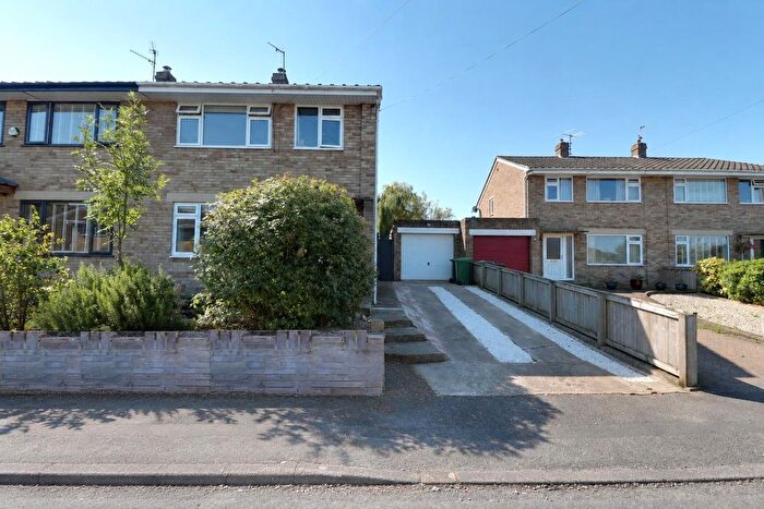 3 Bedroom Semi-Detached House For Sale In The Woodlands, Leonard Stanley, Stonehouse, GL10