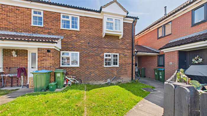 2 Bedroom End Of Terrace House For Sale In Ellen Walk, HP21