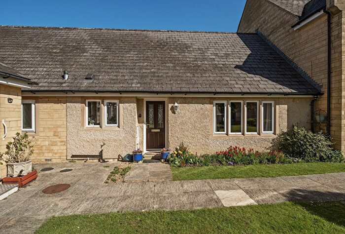 2 Bedroom Bungalow For Sale In Lovedays Mead, Stroud, Gloucestershire, GL5