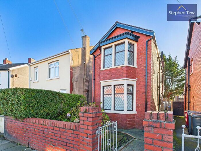 3 Bedroom Detached House For Sale In Daggers Hall Lane, Blackpool, FY4