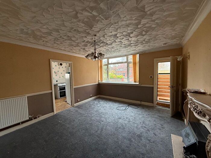 2 Bedroom Flat To Rent In Yemscroft Flats, Lichfield Road, Rushall, Walsall, West Midlands, WS4