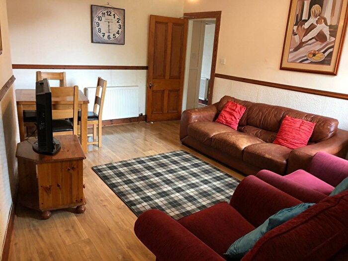 4 Bedroom Flat To Rent In Great Western Road, Aberdeen, Top Floor, AB10