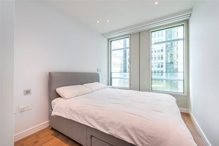 1 Bedroom Flat For Sale In Central St. Giles Piazza, Covent Garden, WC2H