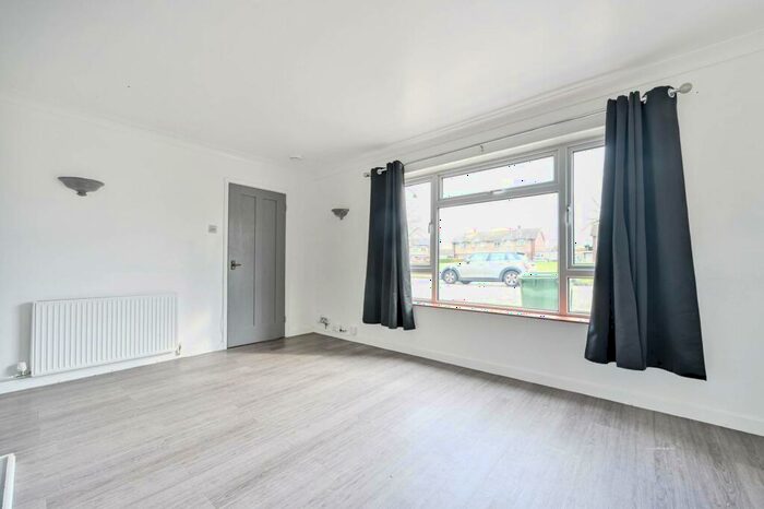 5 Bedroom Semi-Detached House To Rent In Applegarth Avenue, Park Barn, Guildford, GU2