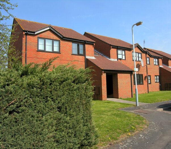 1 Bedroom Flat To Rent In Boltons Lane, Harlington, Hayes, UB3