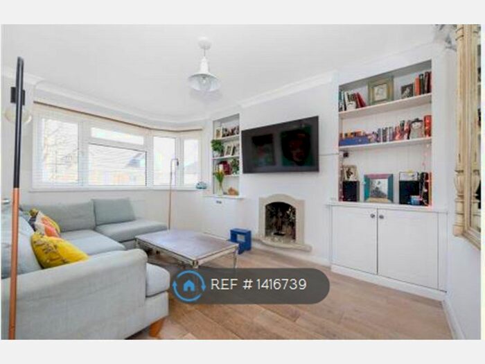 2 Bedroom Maisonette To Rent In Woldham Road, Bromley, BR2