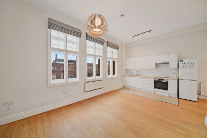 Studio To Rent In Egerton Gardens, Knightsbridge, SW3