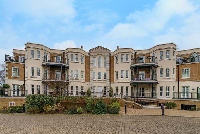 2 Bedroom Flat To Rent In Westerham Road, Keston, BR2