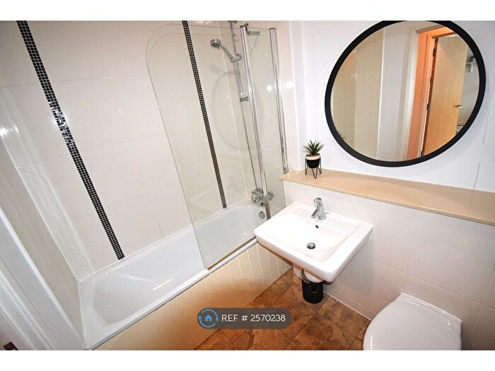 1 Bedroom Flat To Rent In Brooklyn House, Milton Keynes, MK9