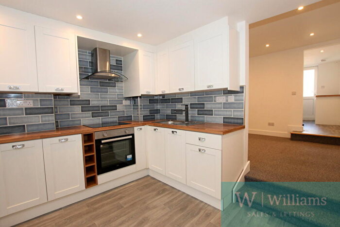 1 Bedroom Semi-Detached House To Rent In Lower St James Street, Newport, PO30