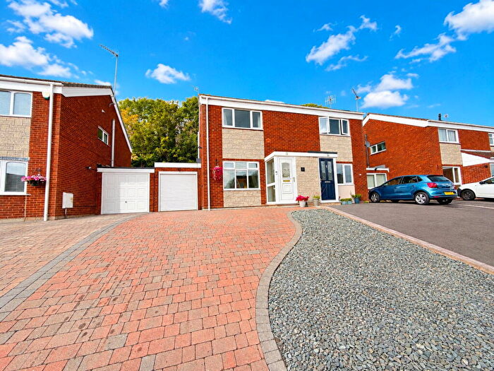 3 Bedroom Semi-Detached House For Sale In Hern Road, Brierley Hill, DY5