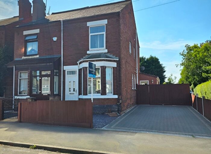 3 Bedroom Semi-Detached House For Sale In Newtown Road, Bedworth, Warwickshire, CV12