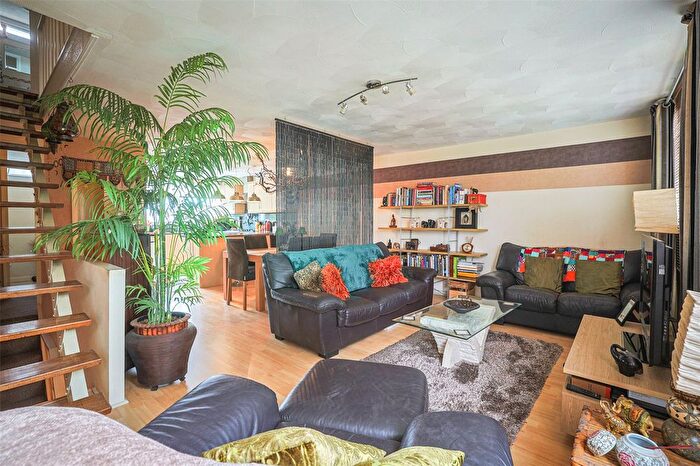 4 Bedroom Terraced House For Sale In Vicarage Drive, Northfleet, Kent, DA11
