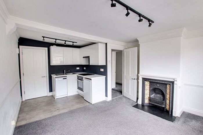 2 Bedroom Flat To Rent In Fore Street, Trowbridge, BA14