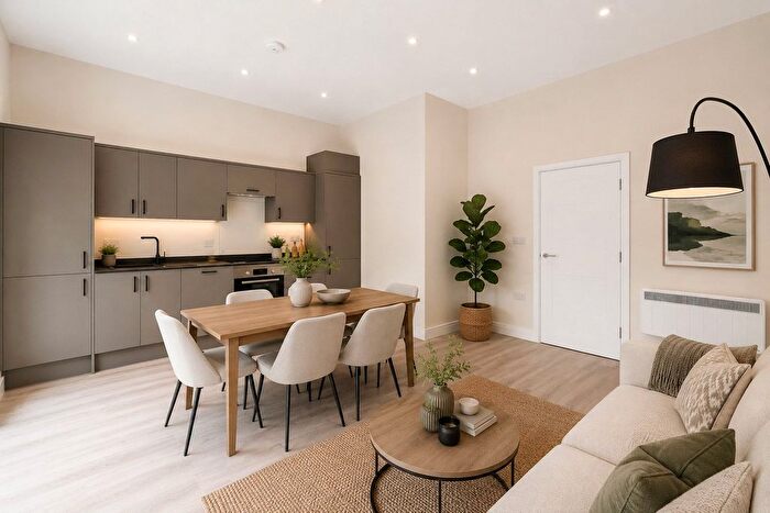 2 Bedroom Maisonette For Sale In West Byfleet, Surrey, KT14