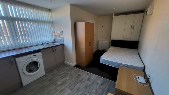 1 Bedroom Flat To Rent In Kelham House, Balby, DN1