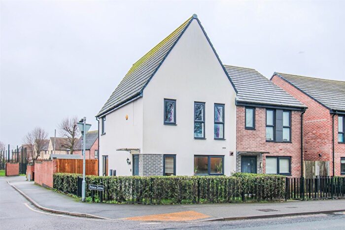 3 Bedroom Semi Detached House For Sale In Prince Drive, Fitzwilliam, Pontefract, WF9