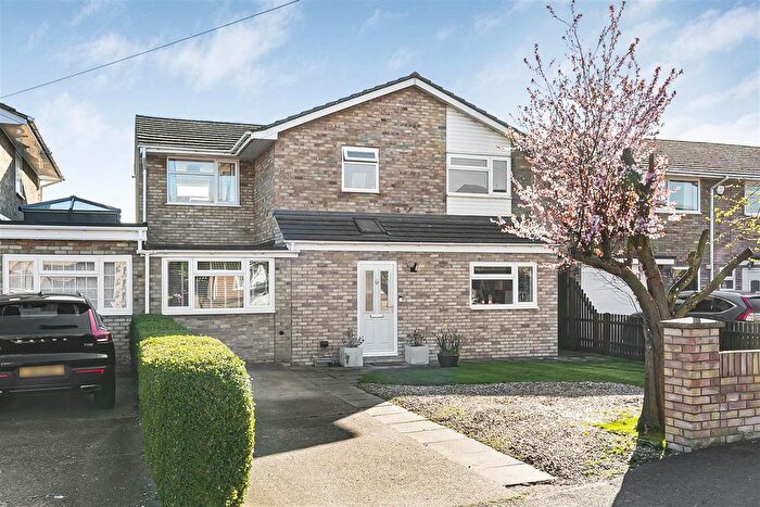 5 Bedroom Link Detached House For Sale In Rosemary Road, Waterbeach, Cambridge, CB25
