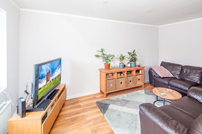 5 Bedroom Detached House For Sale In Hambleside, Bicester, OX26