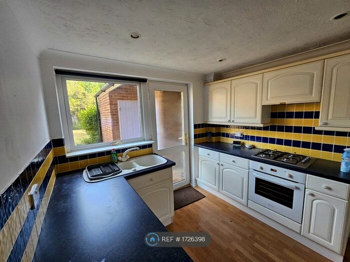 3 Bedroom Terraced House To Rent In Lily Hill Road, Bracknell, RG12