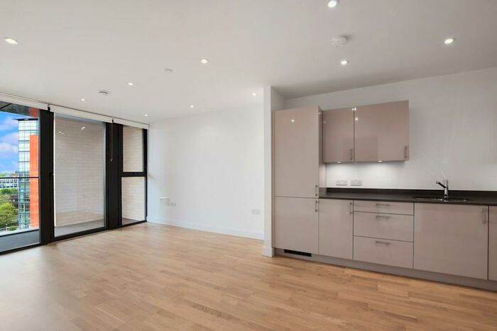 2 Bedroom Apartment To Rent In Burgess Springs, Chelmsford, CM1