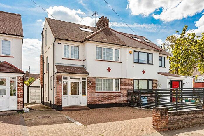 4 Bedroom Semi-Detached House For Sale In Sussex Way, Cockfosters, EN4