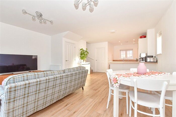 3 Bedroom Semi-detached House For Sale In Beech Gardens, Headcorn, Kent, TN27