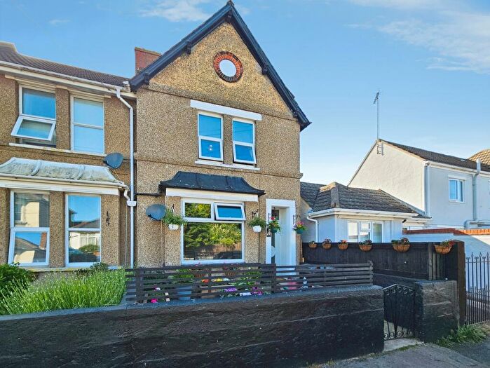 2 Bedroom End Of Terrace House For Sale In St. Marys Road, Clacton-on-Sea, Essex, CO15