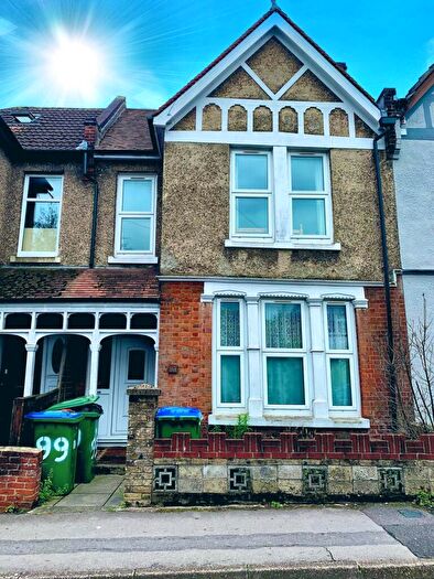 6 Bedroom Semi Detached House To Rent In Westridge Road, Southampton, Hampshire, SO17