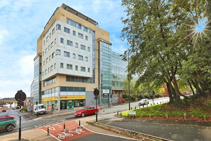 2 Bedroom Apartment For Sale In Bramall Lane, Sheffield, S2