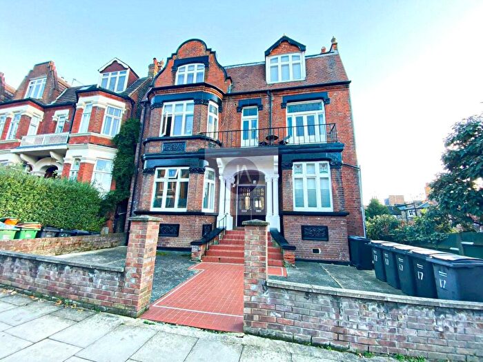 Apartment To Rent In Parsifal Road, West Hampstead, London, NW6