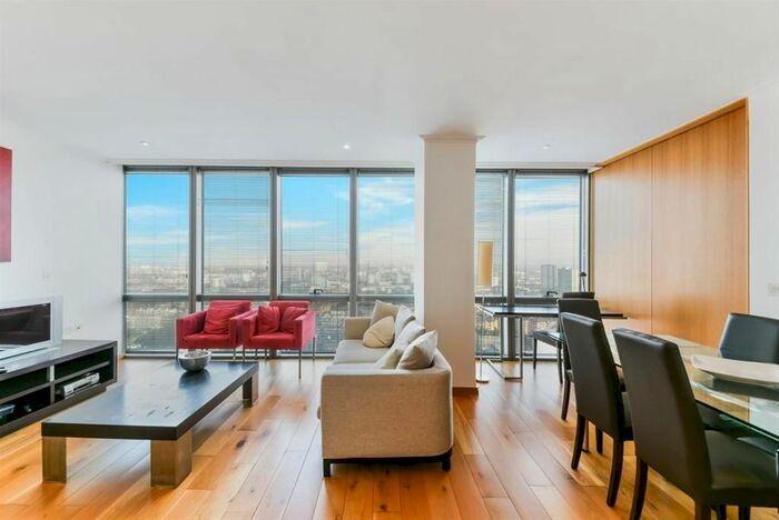 Studio To Rent In Canary Wharf, London, E14