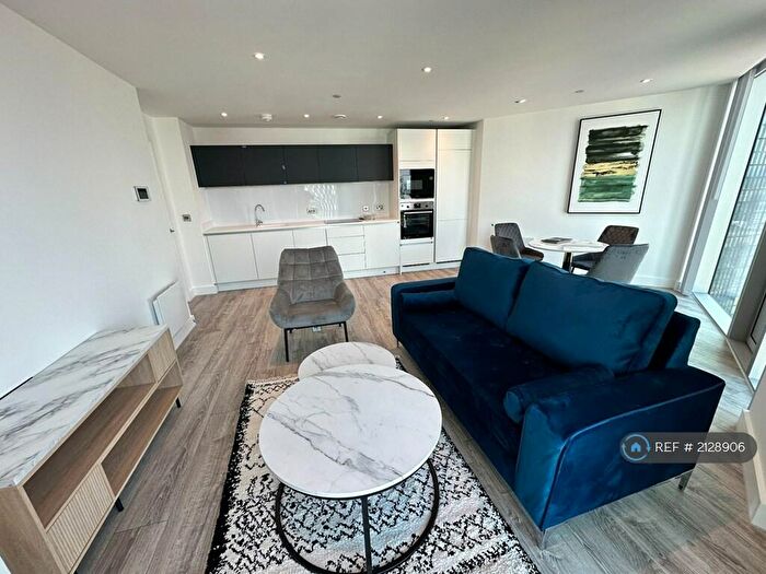 2 Bedroom Flat To Rent In Silvercroft Street, Manchester, M15