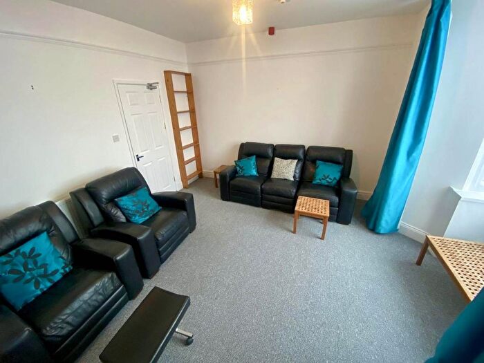 1 Bedroom Flat To Rent In Montpelier Terrace, Ffynone, Uplands, Swansea, SA1